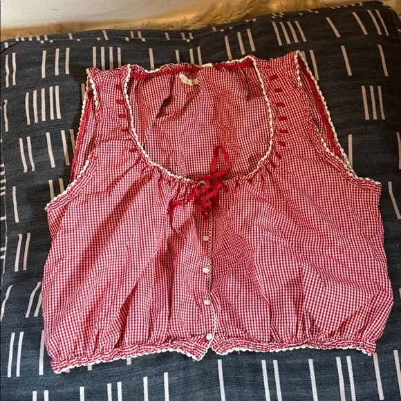 Doen Red Checkered Sleeveless Blouse - Picture 12 of 16